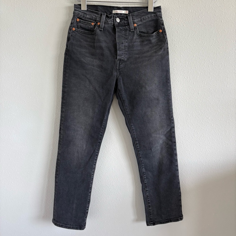 Levi’s Wedgie Straight jeans